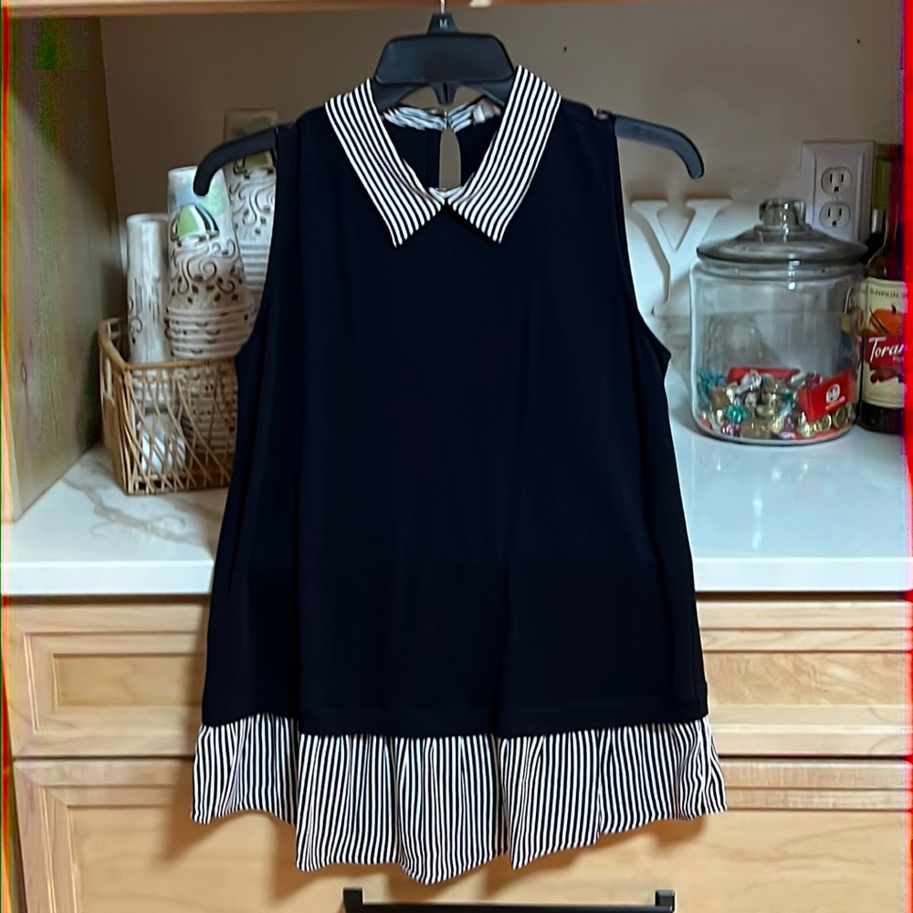 Loft x small navy sleeveless blouse with contrast collar and hemline